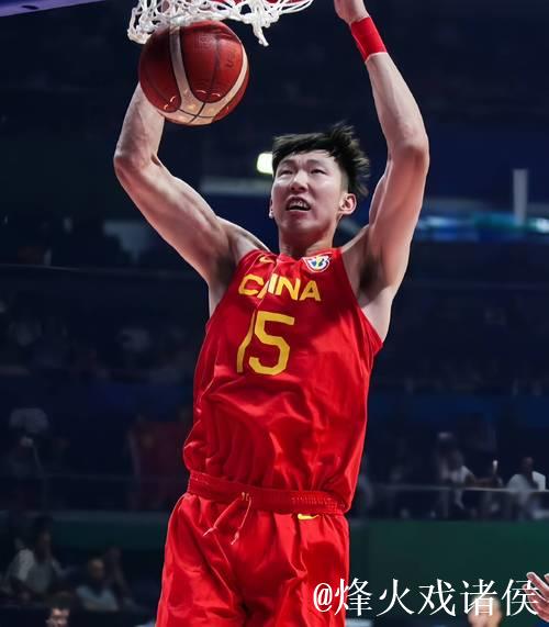 周琦半场12分钟高效表现：拿下6分6篮板1助攻1抢断