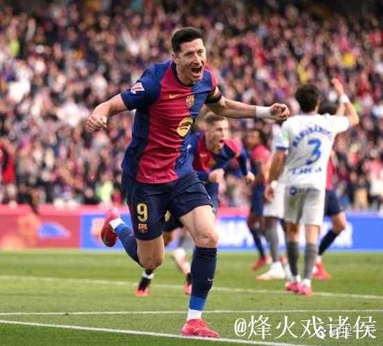 罗德里戈连续破门助皇马2比1取胜阿拉维斯,紧追巴萨 罗德里戈连续破门助皇马2比1取胜阿拉维斯,紧追巴萨