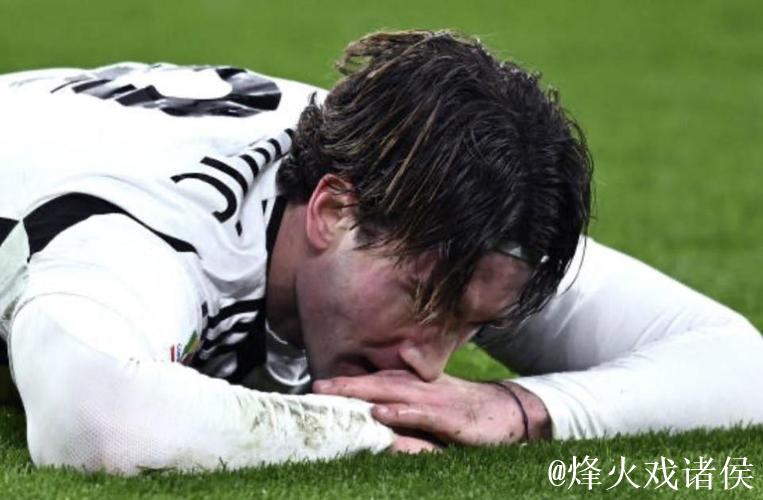 佩杜拉:米兰或在冬窗签下菲尔克鲁格作为过渡,夏季再免签DV9 佩杜拉:米兰或在冬窗签下菲尔克鲁格作为过渡,夏季再免签DV9